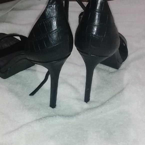 Ankle strap textured skinny heel Madden Girl - Picture 2 of 4